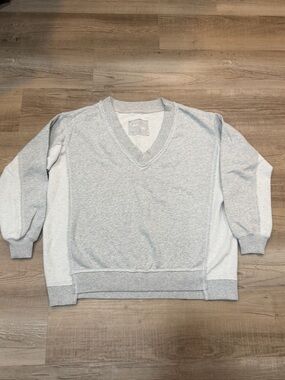 Aerie Women’s Light Gray V-Neck Sweatshirt Pullover, Size XXS